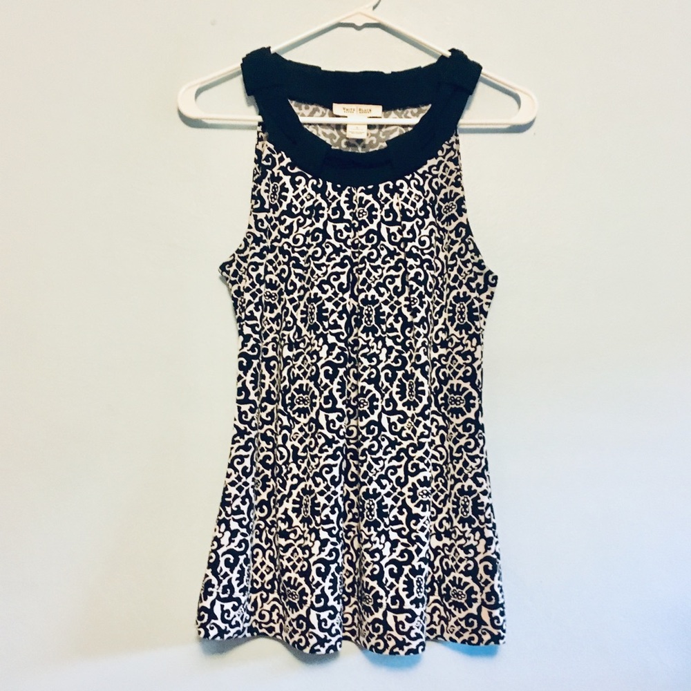 💕White House|Black Market Pattern Scoop Neck Top